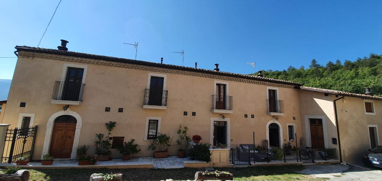 Dimora Dei Baldi - Rooms & Relax Fagnano Alto Exterior photo